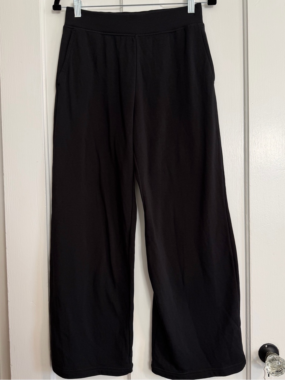 UNIQLO Black Wide Leg Pull-On Pants Size Medium
